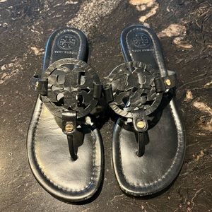 EUC Tory Burch Miller Textured Leather Sandal